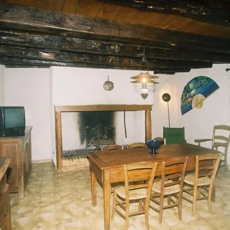 Casa de Férias Peaceful In Thedirac Lavercantière