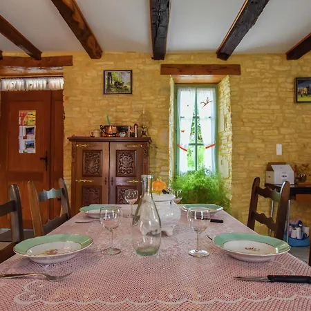 Peaceful In Thedirac Casa de Férias Lavercantière