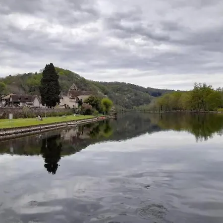 Peaceful In Thedirac Casa de Férias Lavercantière