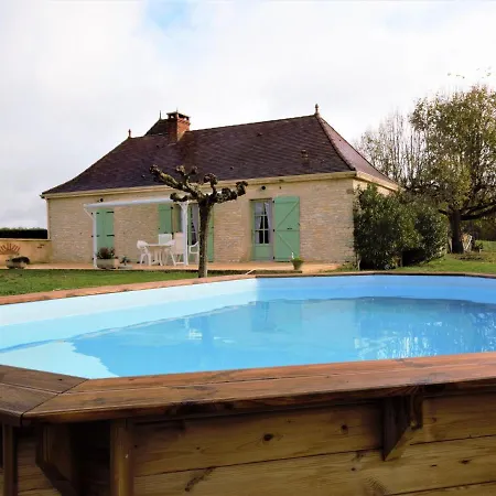 Cosy With Swimming Pool *
