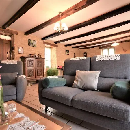 Cosy With Swimming Pool *