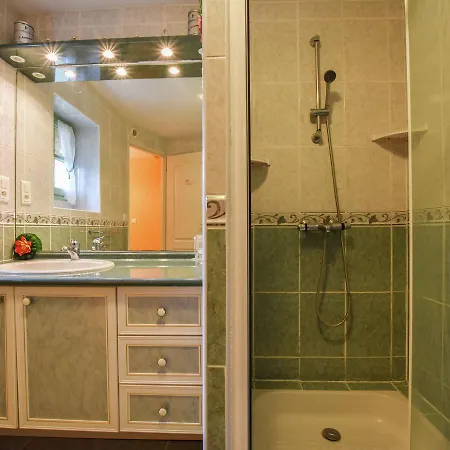 Cosy With Swimming Pool Lavercantiere